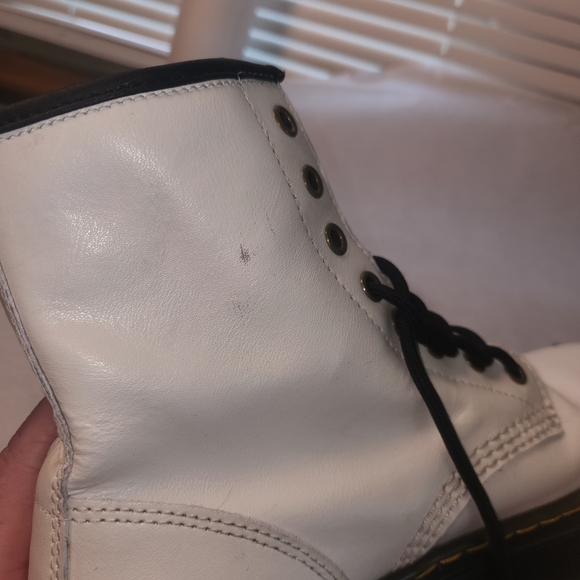 Doc Martens White Leather Zavala 1460 Boots - Picture 15 of 16